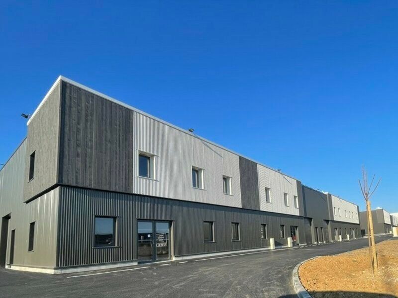 Vente local d''activites 863 m² divisibles à partir de 247 m²