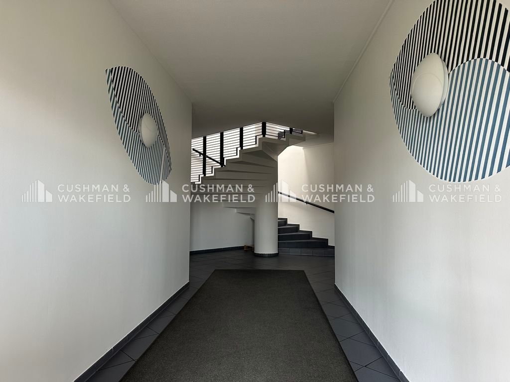 Location bureaux 270 m² divisibles à partir de 134 m²