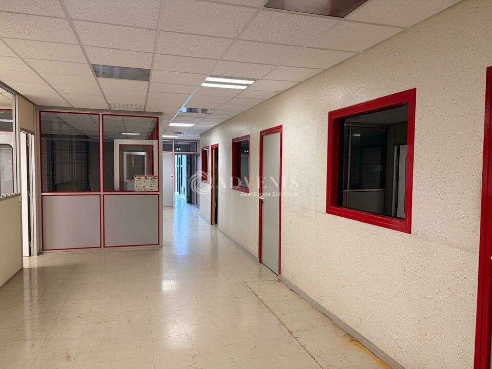 Local d'activité d'environ 631 m² divisible dès 278 m², à louer à l'Est de la métropole de Tours 