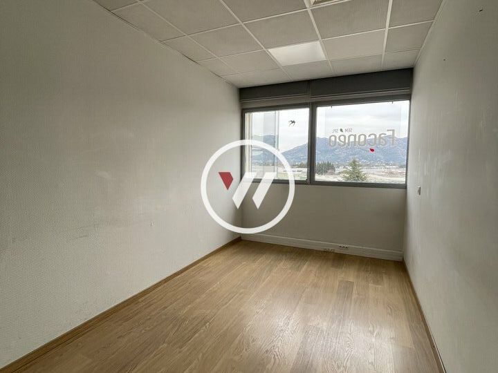 Location bureaux 460 m² non divisibles