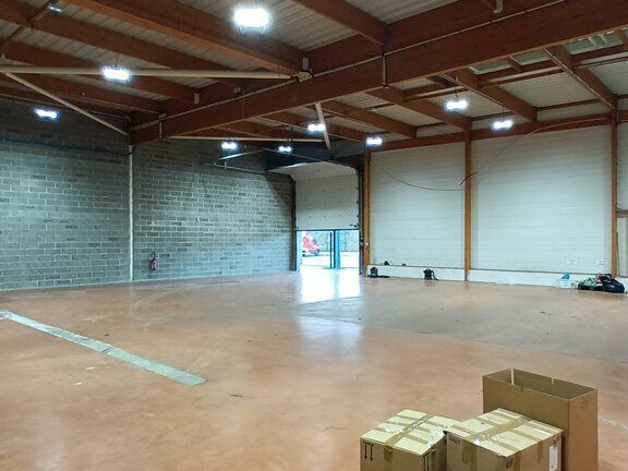 Location local d''activites 442 m² non divisibles