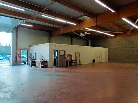 Location local d''activites 480 m² non divisibles