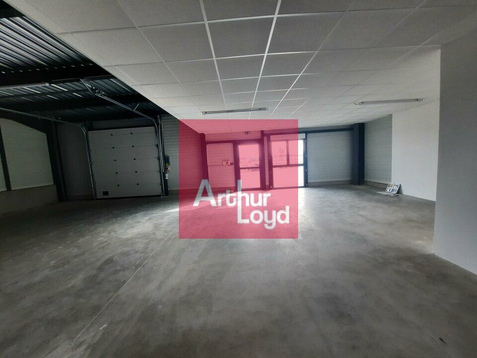 CLERMONT-FERRAND ZONE DES GRAVANCHES  A LOUER LOCAL ACTIVITE 325 M² -  PROGRAMME NEUF - 