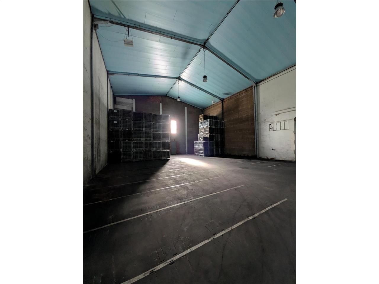 Location local 600 m² à Montagne