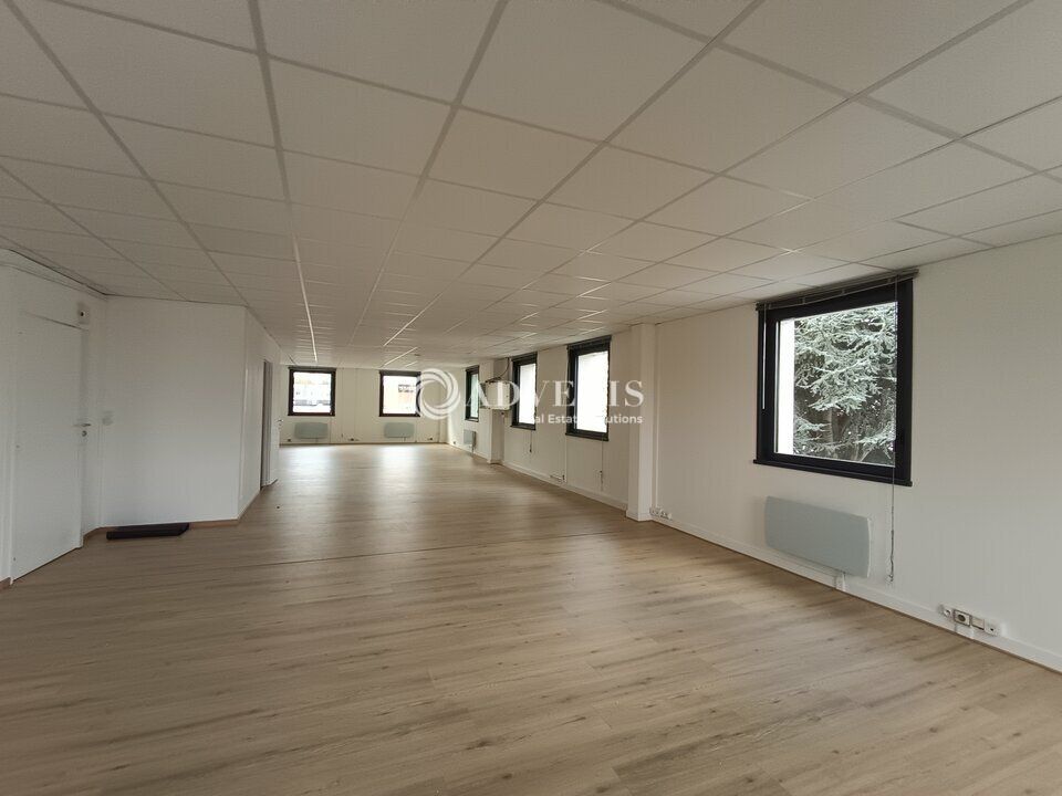 A LOUER | SURFACE D'ACTIVITE LEGERE  DE 324 M² | PILATERIE