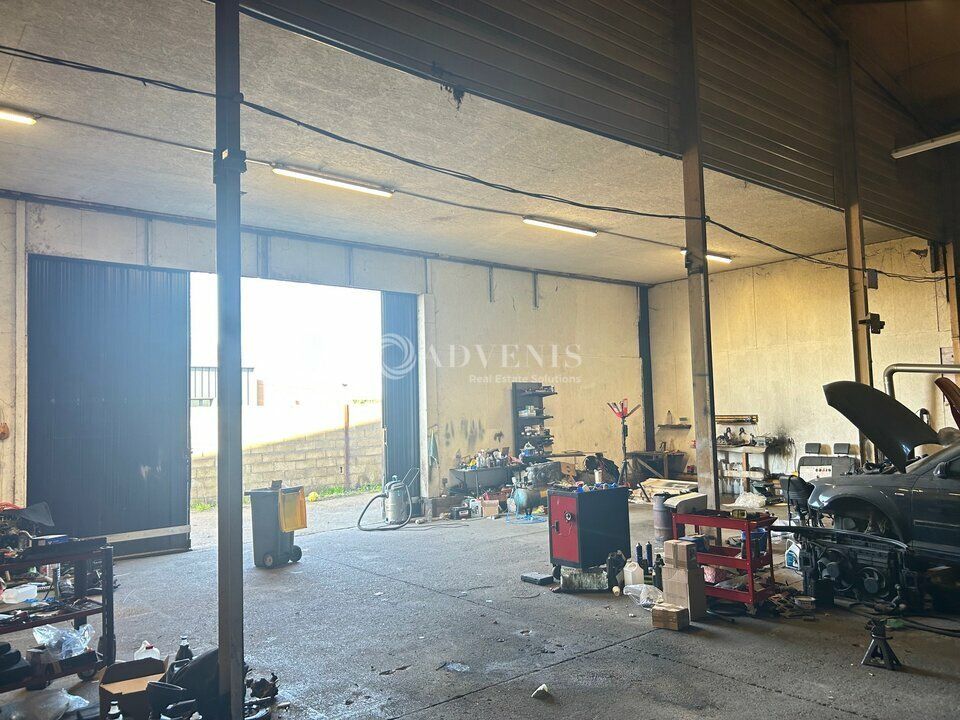 Location local d''activites 287 m² non divisibles