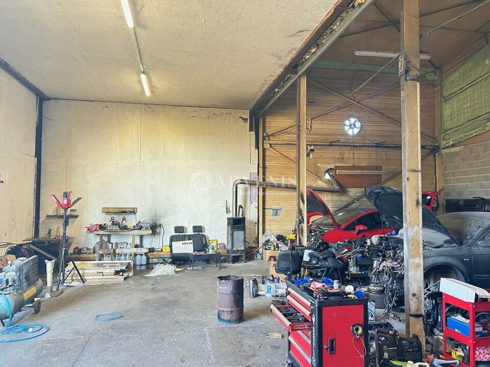 Stockage / atelier d'environ 287 m² à louer à proximité d'Amboise