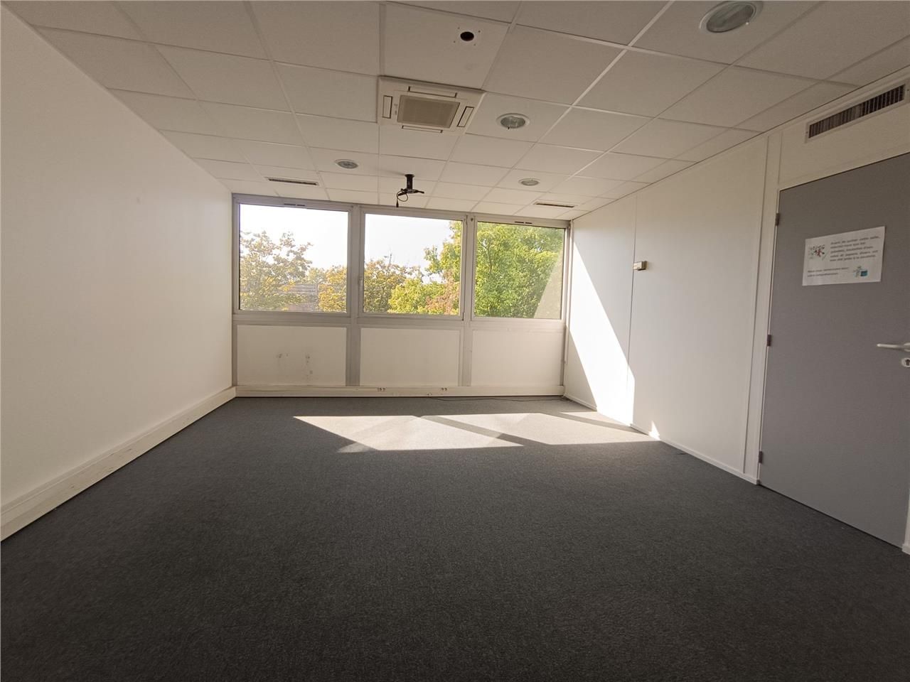 Location bureaux 87 m² à Blagnac