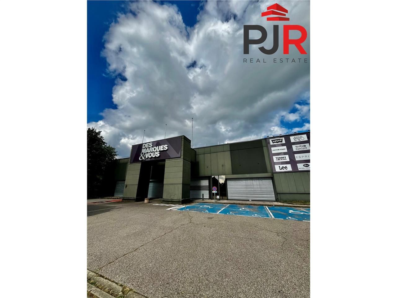 Vente local commercial 2400 m² à Epinal