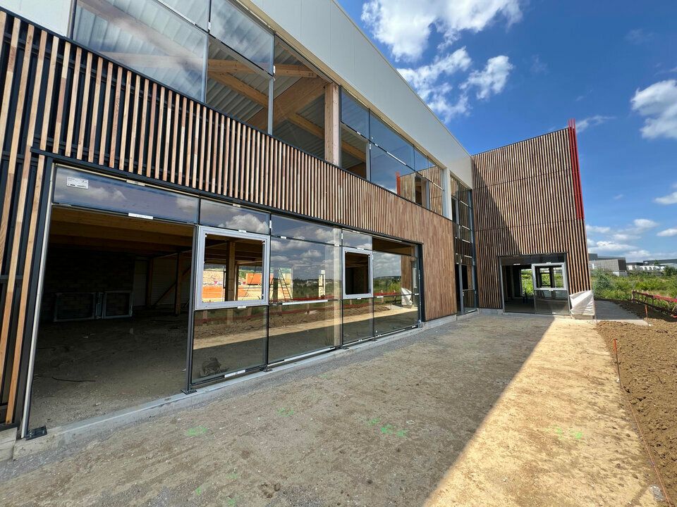 Location local commercial 491 m² non divisibles