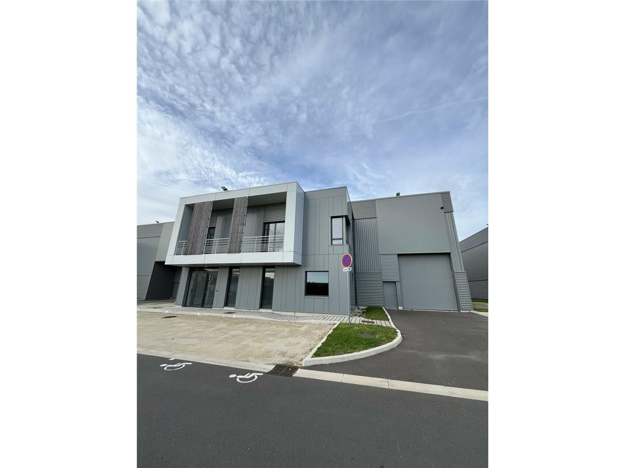 Vente local d''activites 783 m² non divisibles