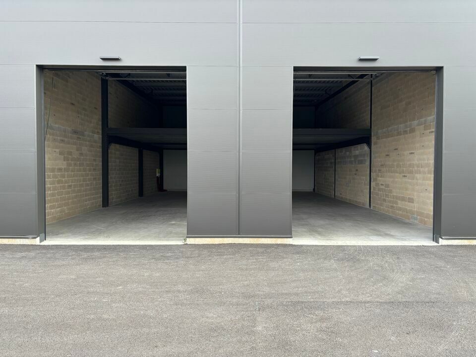 Location local d''activites 372 m² non divisibles