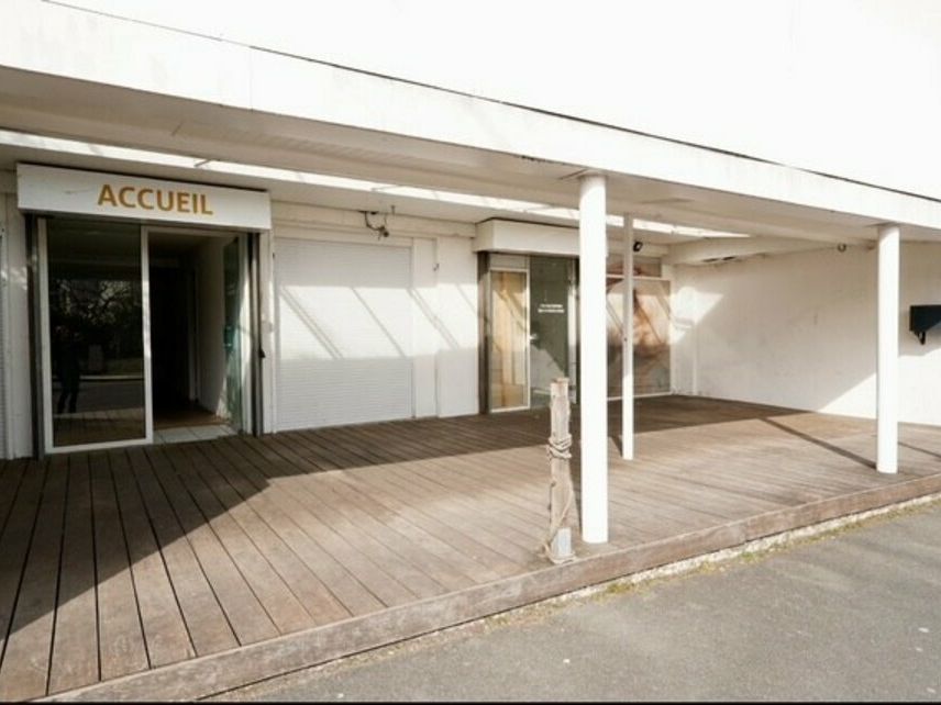 Local commercial avec extérieur à louer à Bordeaux Caudéran