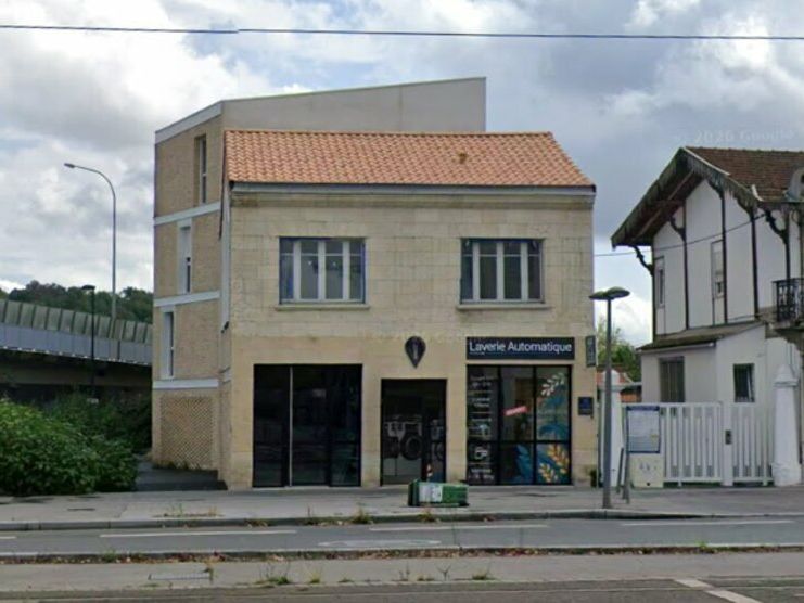 Location local commercial 108 m² non divisibles
