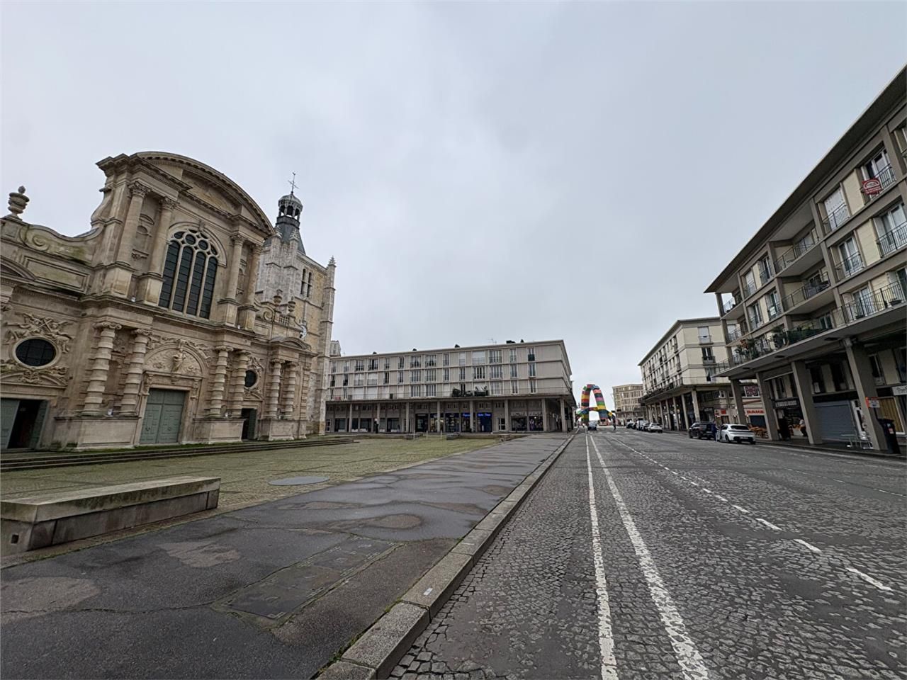 Location local commercial 86.00 m² à LE HAVRE