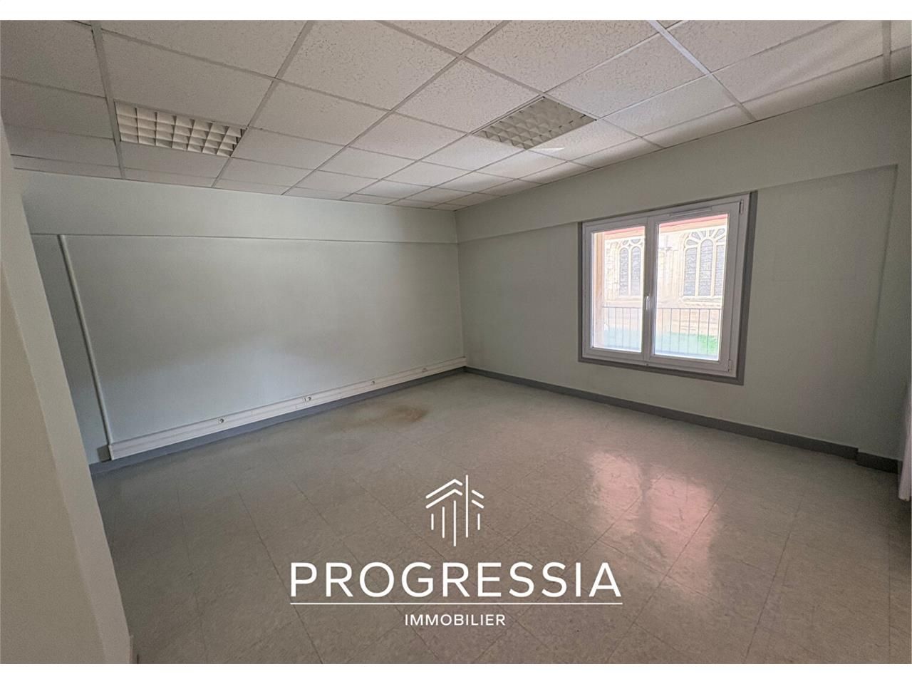 Location local commercial 50.00 m² à LE HAVRE