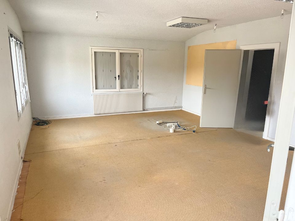 Bâtiment à louer de 836 m² à Joinville (52)