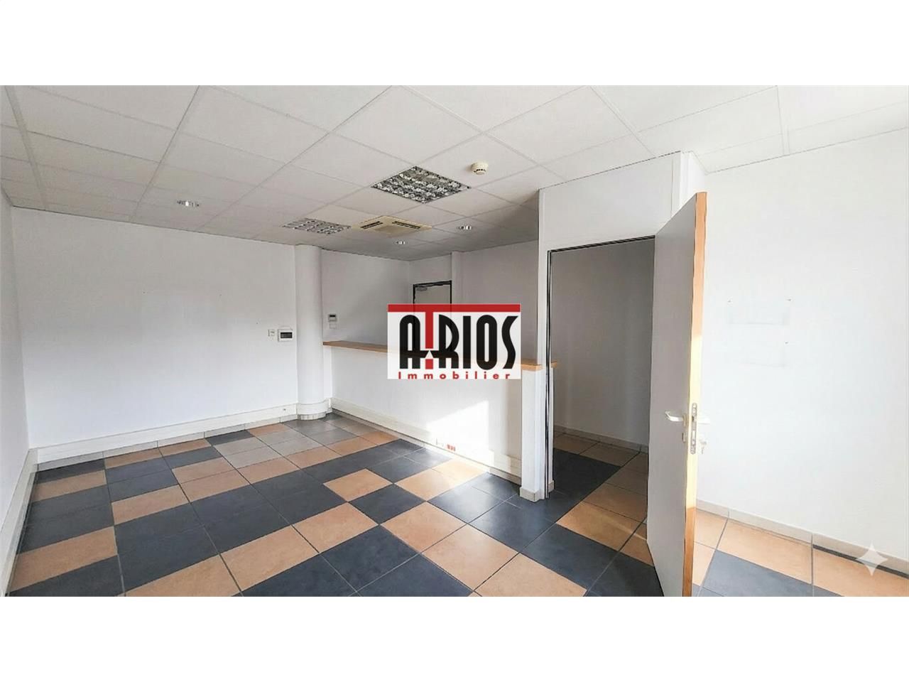 Vente bureaux 177 m² non divisibles