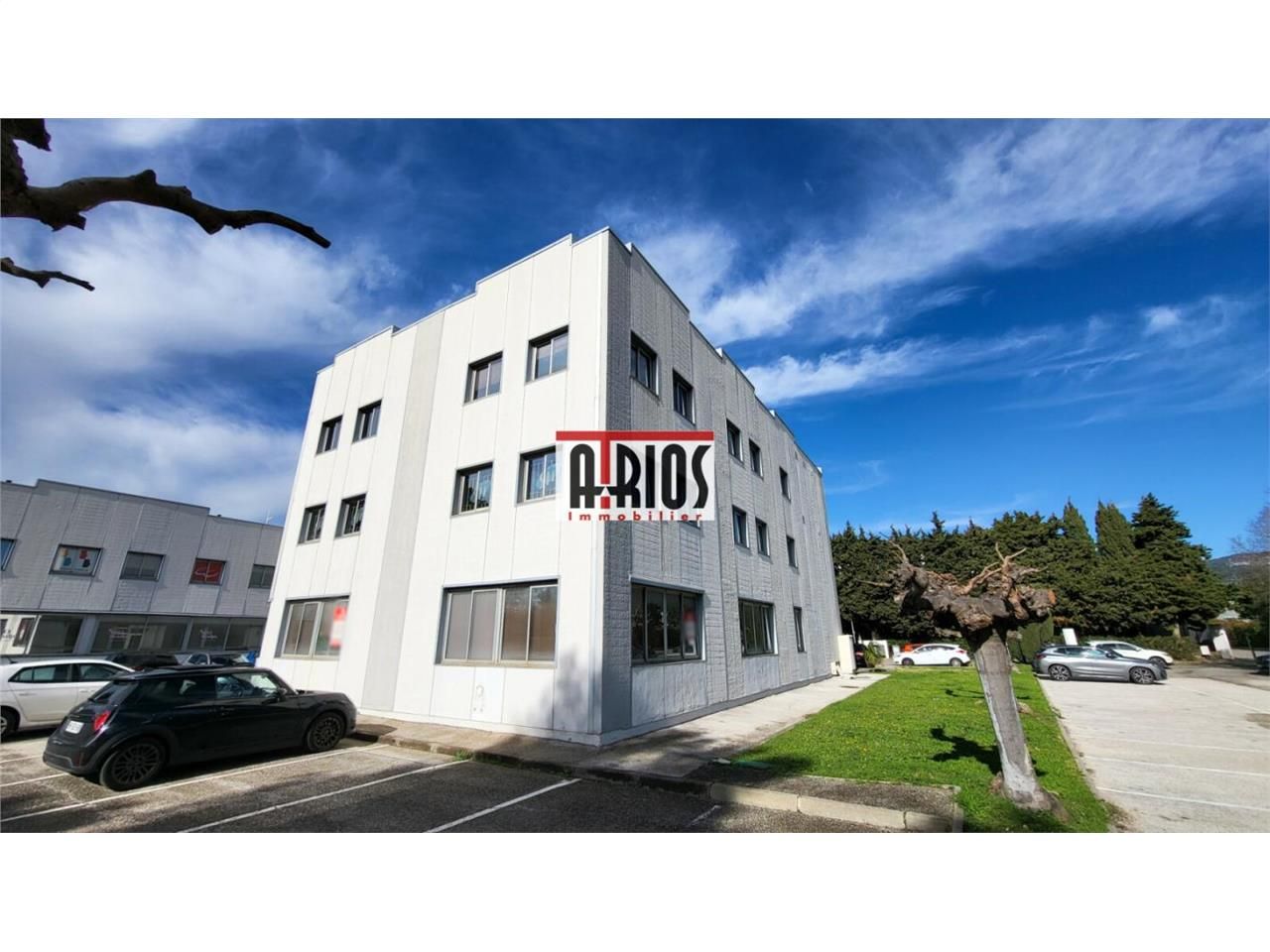 Vente local commercial 600 m² non divisibles