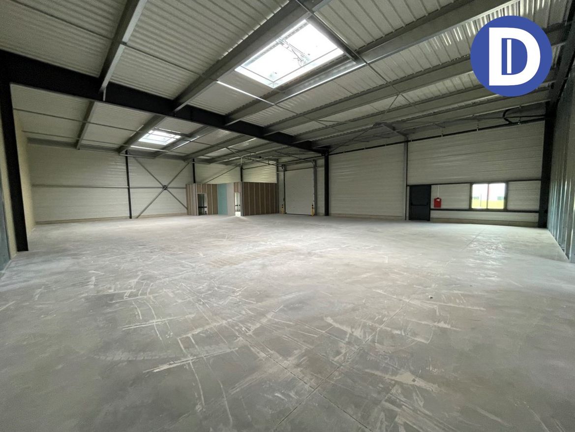 Location activites 411.00 m² non divisibles