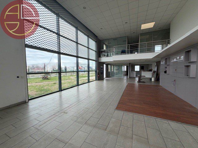 Location local commercial 1250 m² à PLAISANCE-DU-TOUCH