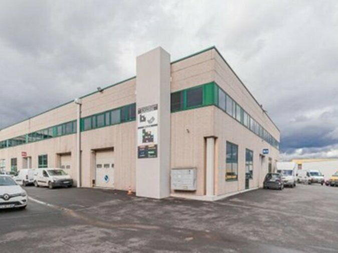 Location local d''activites 807 m² non divisibles
