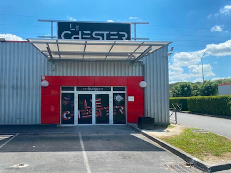 Location local commercial 330 m² non divisibles