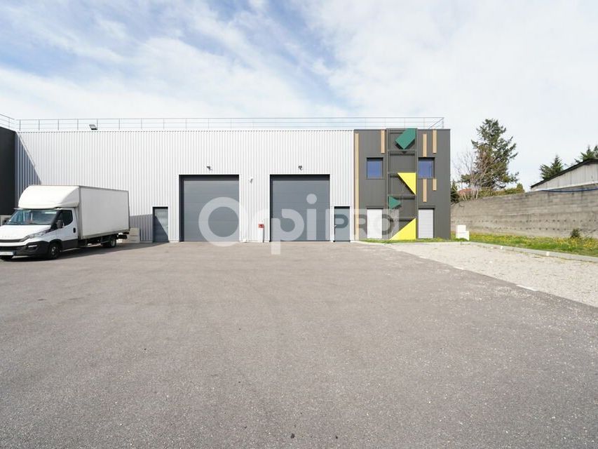 Location local d''activites 353 m² non divisibles