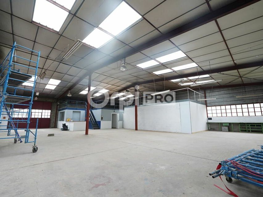 Location local d''activites 370 m² non divisibles
