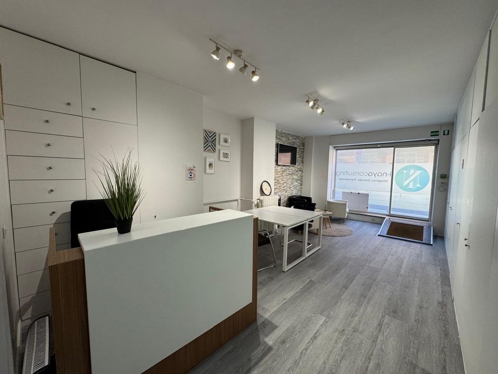 Location bureaux 85 m² non divisibles