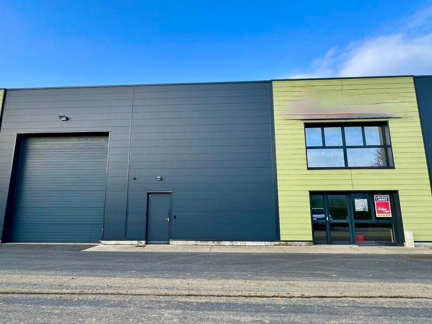 Location local d''activites 460 m² non divisibles