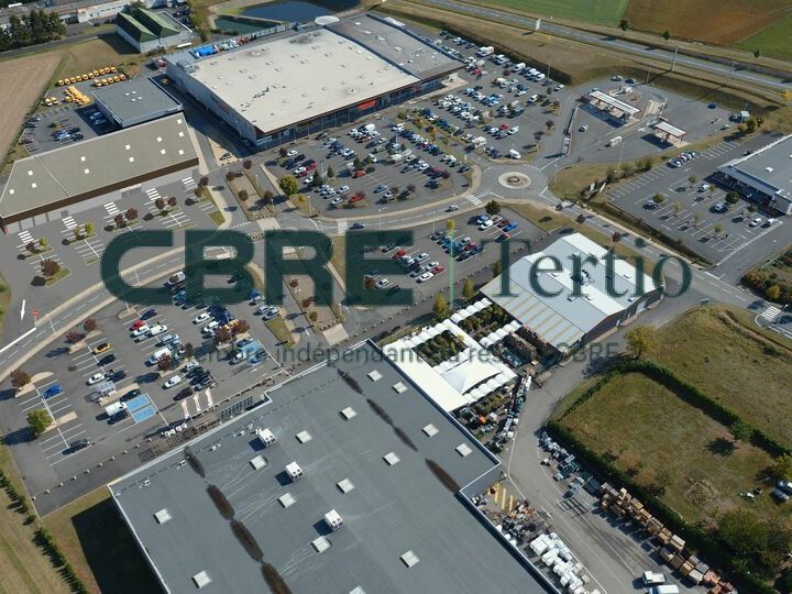 Location local commercial 609 m² non divisibles