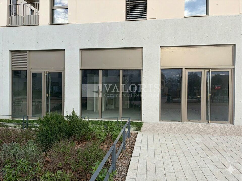 Location local commercial 120 m² non divisibles