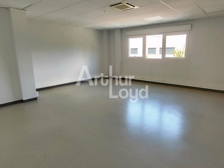 Location bureaux 577.27 m² non divisibles