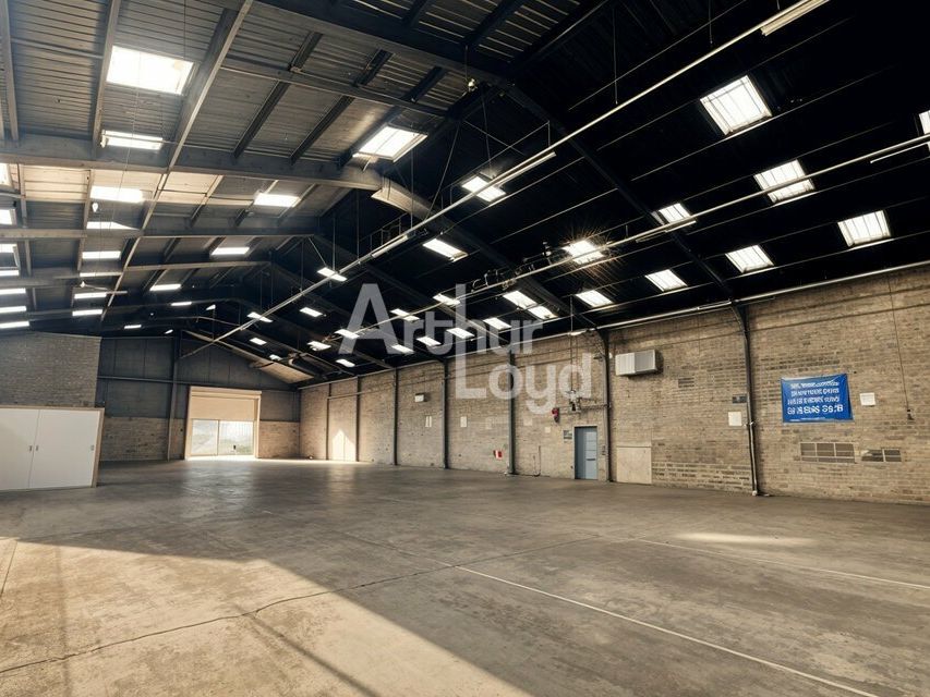 Location local d''activites 885 m² non divisibles