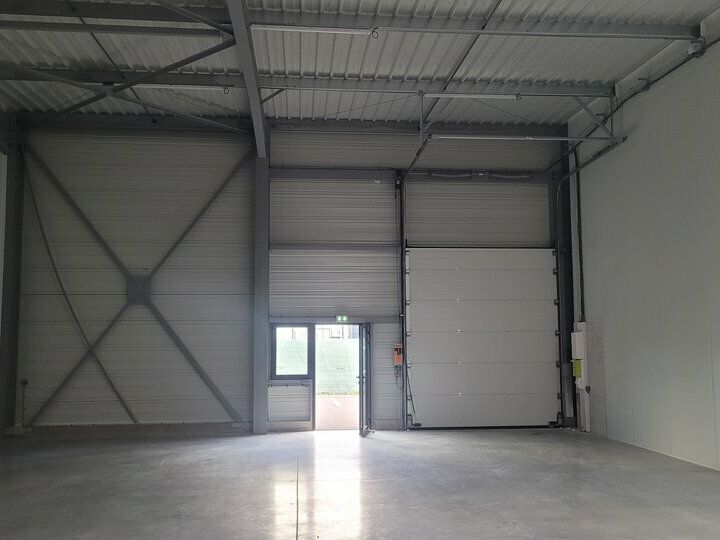 LOCAL ARTISANAL NEUF A LOUER.