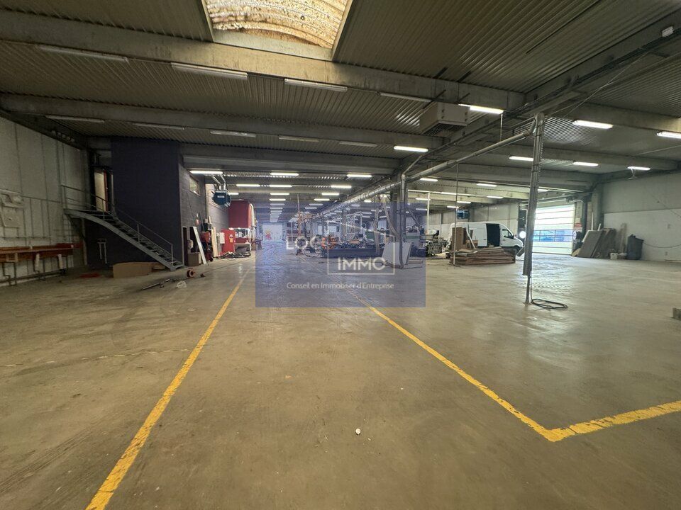 Location local d''activites 4000 m² non divisibles
