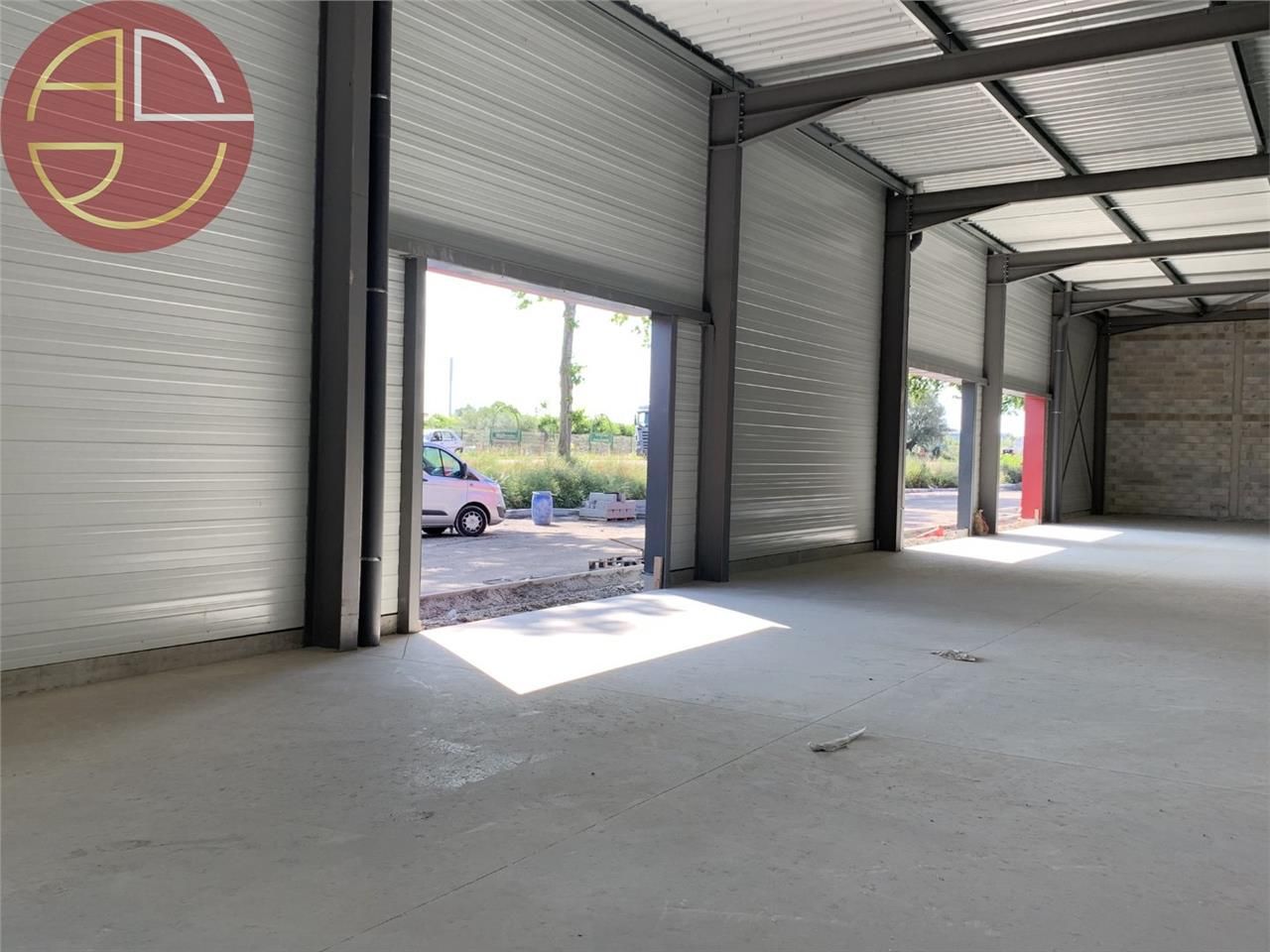 Location local 252 m² à SAINT JORY