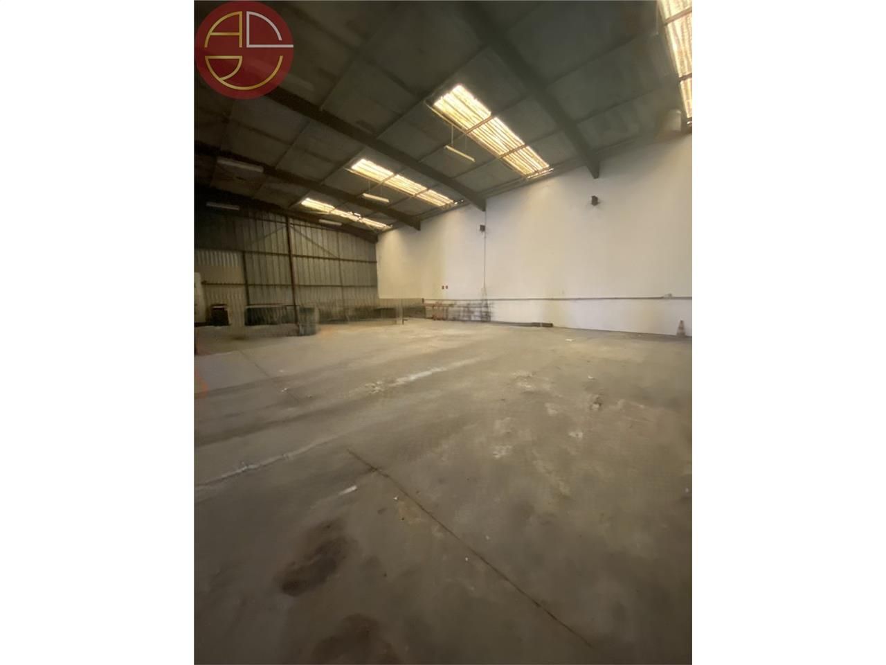 Vente local 1775 m² à SAINT-ALBAN