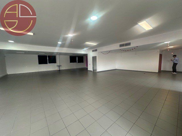 Location local commercial 385 m² à SAINT-ORENS-DE-GAMEVILLE