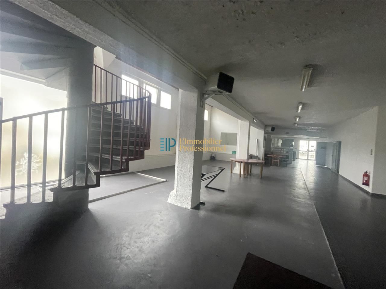 Vente local commercial 1120 m² à Lorient