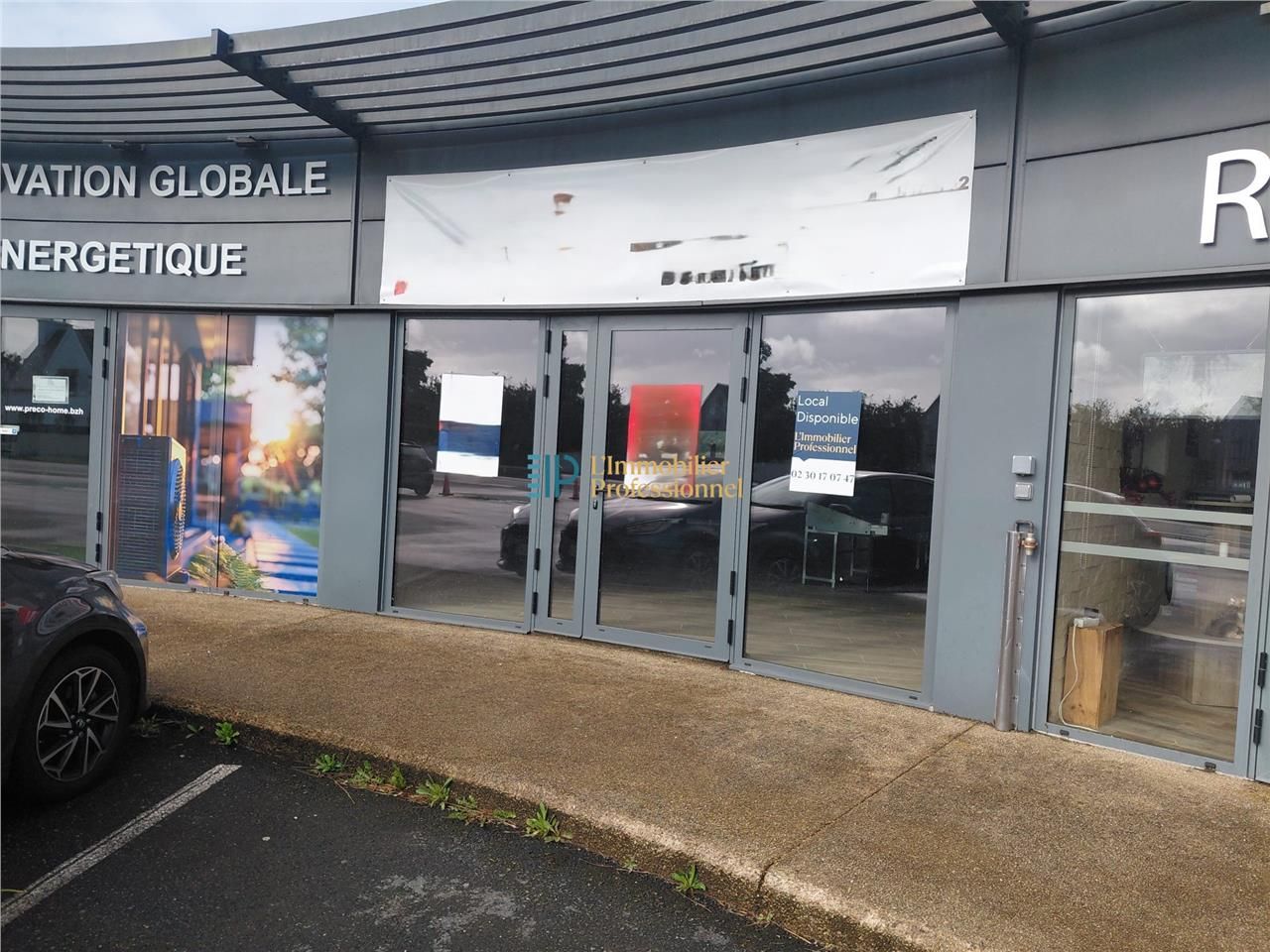 Location local commercial 170 m² à Pleuven
