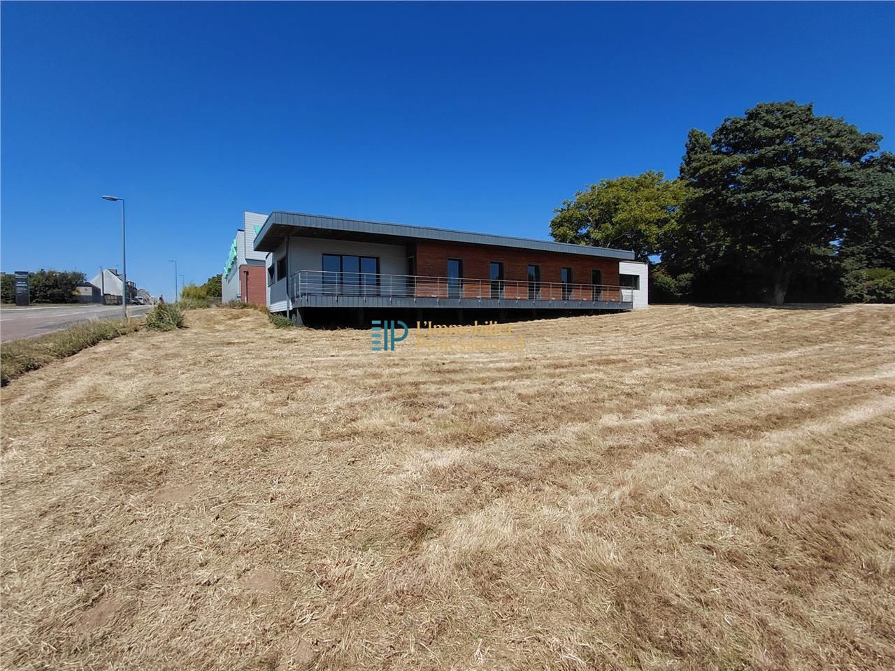 Location local 867 m² à Pont-l''Abbé