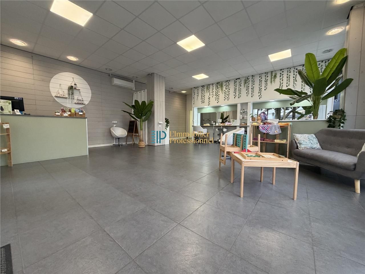 Location local commercial 83 m² à Lorient