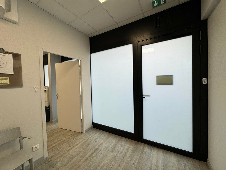 JOUE LES TOURS CENTRE BUREAUX COMMERCIAUX A VENDRE 48 M² BON ETAT ET VISIBILITE