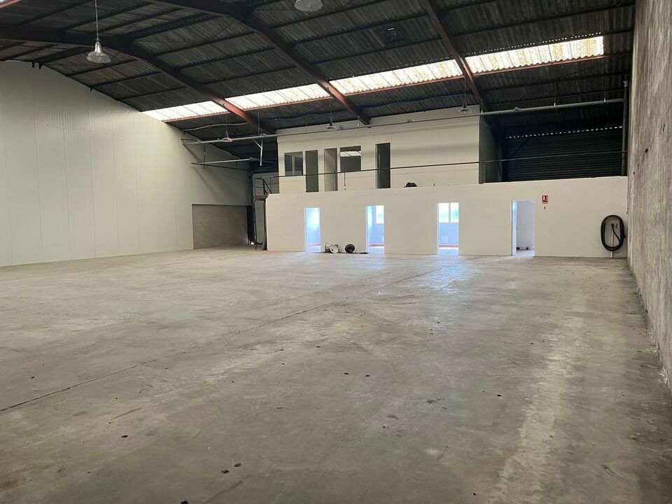 CHAMBRAY-LES-TOURS LES AUBUIS JEAN PERRIN - LOCAL D'ACTIVITES A LOUER DE 550 m²