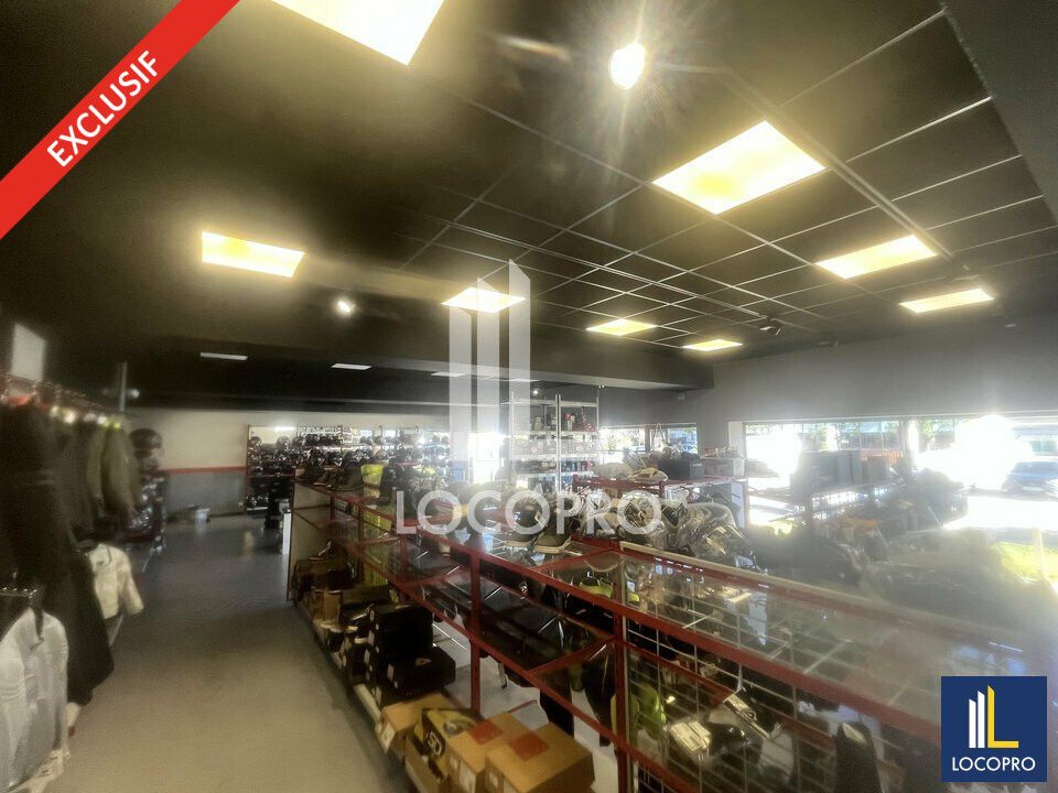 A LOUER - LOCAL COMMERCIAL - 300 M2 - MOUGINS 