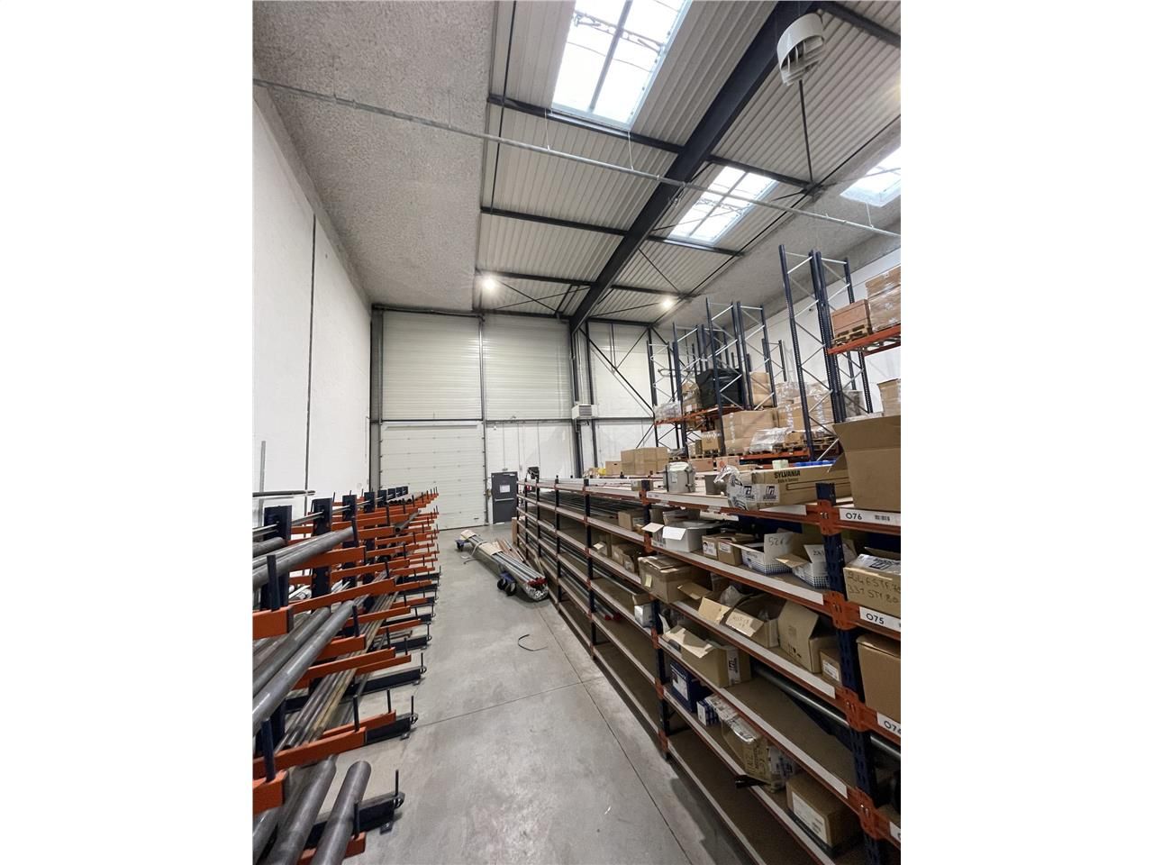 Location local 680 m² à Villeneuve-la-Garenne