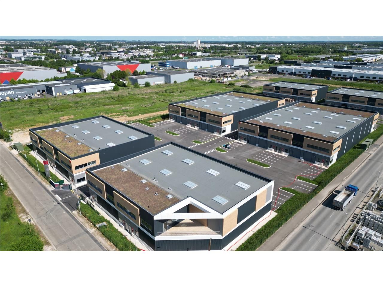 Location local 400 m² à Gellainville