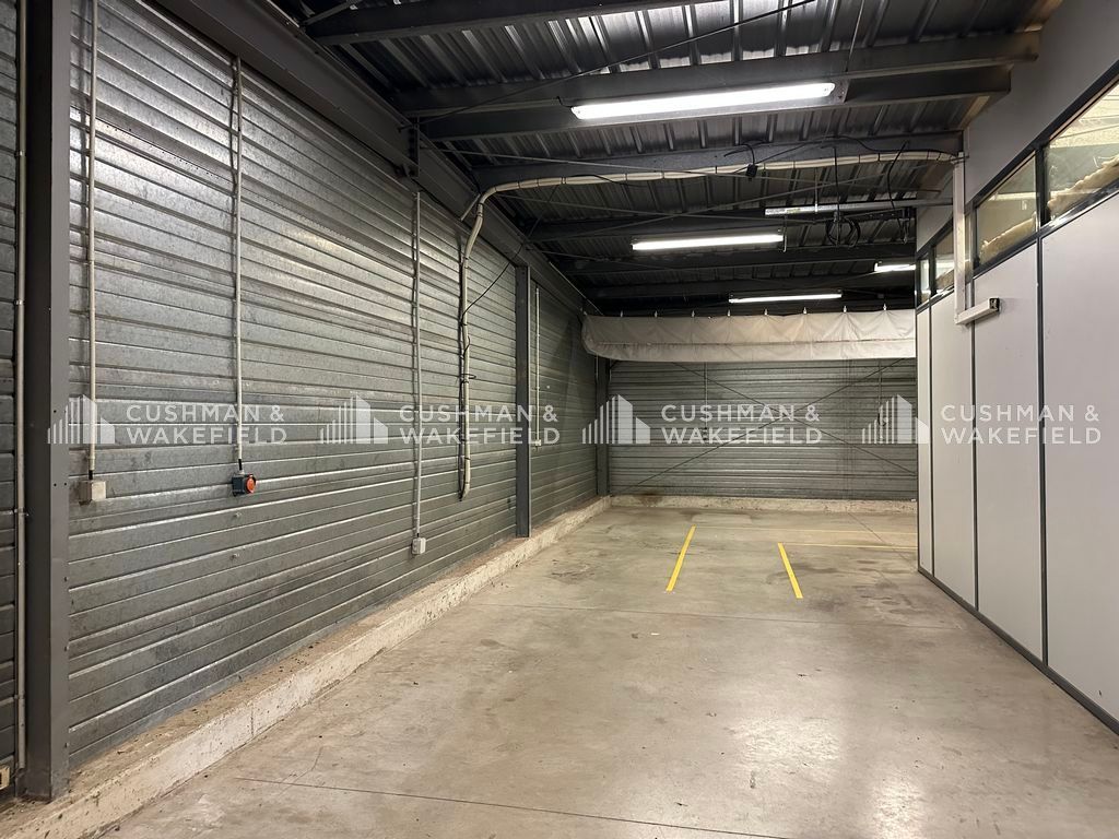 Vente activités 400 m² non divisibles